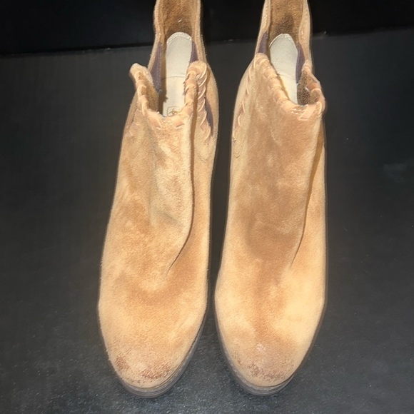 NWOT Women’s Western Ariat Leather Wedge Ankle Boots in Cognac - Picture 2 of 10